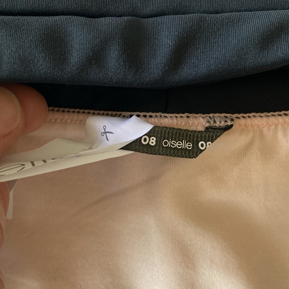 Oiselle Roga athletic running shorts black pink roses women’s 8 eight - Picture 3 of 6